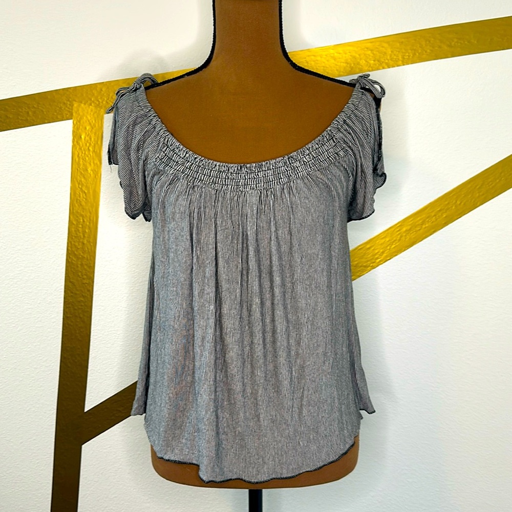 American Eagle L super soft & sexy black and white top